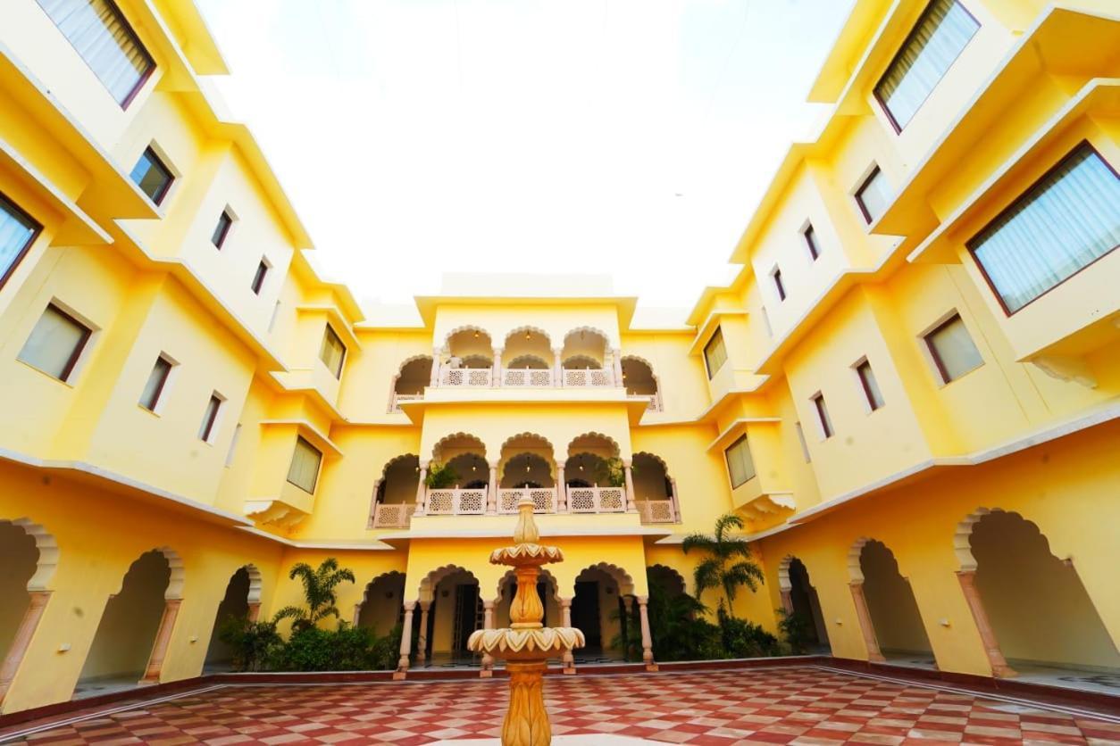 Hotel Raj Bagh Palace Jaipur Bagian luar foto